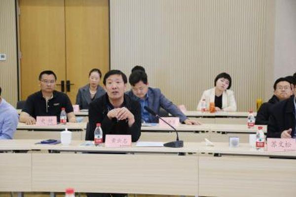 东莞石龙最新招聘信息及其观点论述