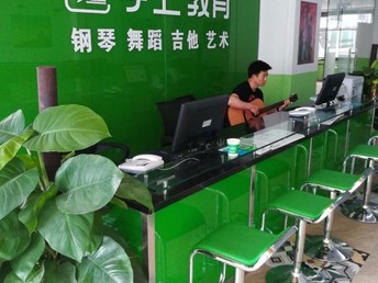 深圳公明注塑最新招聘信息及行业现状、观点与个人看法